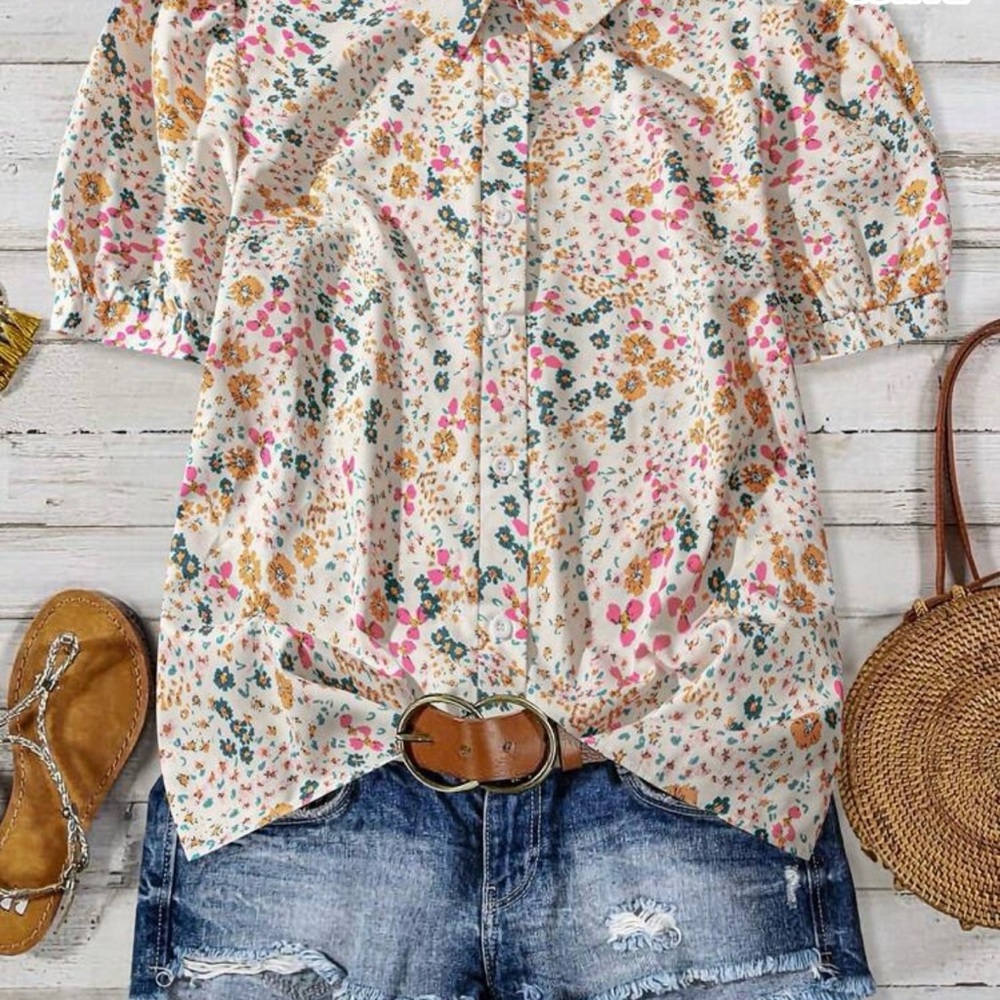 4 for $20💐Emily Rose Multicolor Floral Blouse